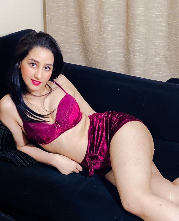 escort Arya profil görseli